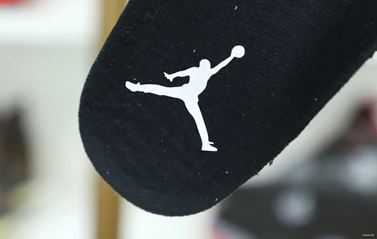  2023 Jordan4 Jordan Air thunder 0702